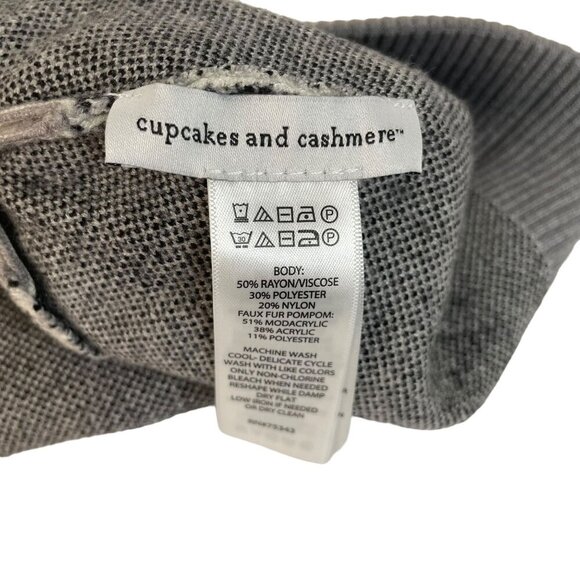 Cupcakes & Cashmere Women's Knit Beanie Gray & White Zigzag Pattern Faux Fur Pom - Picture 3 of 3